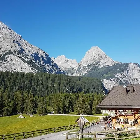 Komfort-ferienhaus Alpspitz *